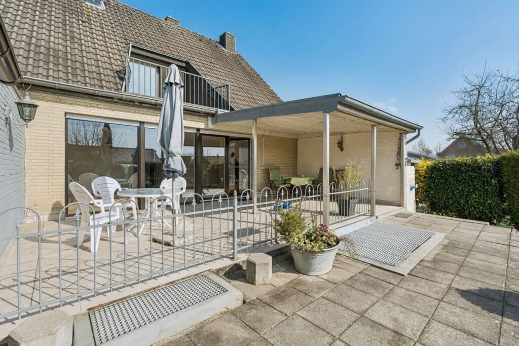 Terrasse seitlich