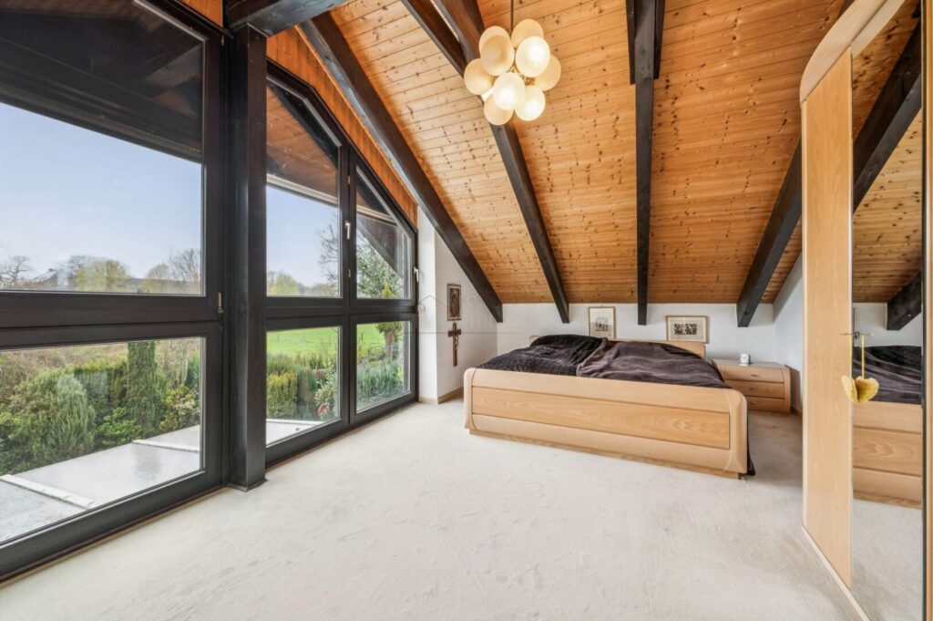 Schlafzimmer Ansicht 1