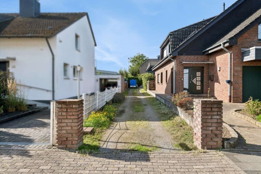 Ansicht eigener Zufahrtsweg